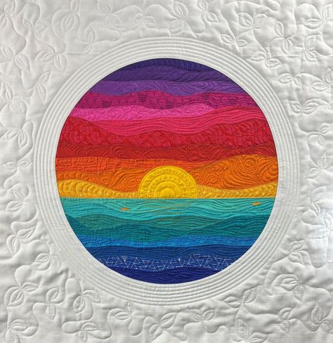 Curvy Sunset Quilt Wall hanging - View from a Cruise — Online Quilt Courses & Quilt Patterns from The Crafty Nomad Sunrise Quilt Patterns, Sunset Quilt Pattern, Sun Quilt, Sunset Quilt, Sewing Retreats, Sky Quilt, Quilt Wall Hanging, Quilt Wall, Rainbow Quilt