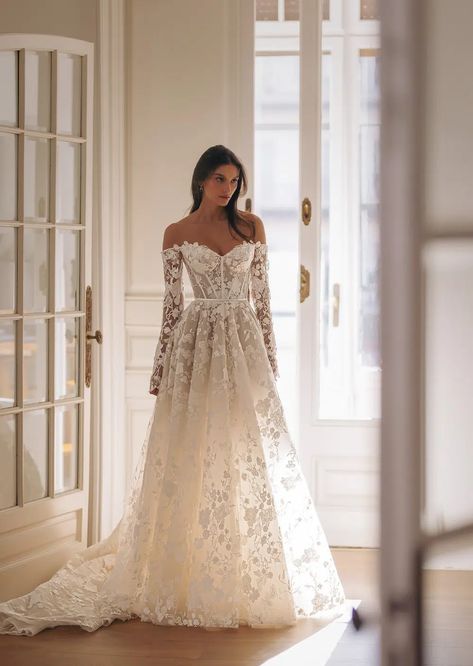 Wona Concept, Modern Bridal Gowns, Aline Wedding Dress, Wedding Dresses Corset, My Wedding Dress, Modern Bridal, Bridal Robes, A Line Gown, Dress Inspo