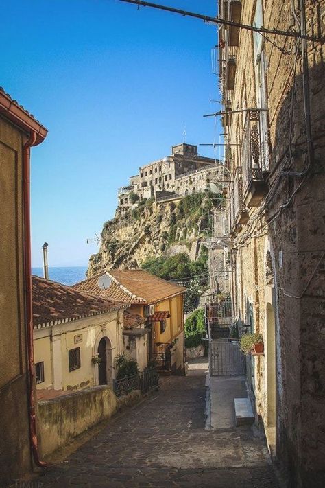 Italy Villages Small Towns, Italy Seaside Towns, Small European Towns, Small Towns In Italy, Italy Town Aesthetic, European Small Town, Small Town Europe Aesthetic, Small European Town Aesthetic, Italian Seaside Town