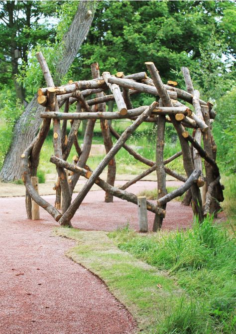 Building With Tree Branches, Nature Playground Backyard, Natural Playground Backyard, Natural Playground Diy, Wilderness Playground, Woodland Playground, Log Playground, Nature Playscape, Climbing Garden