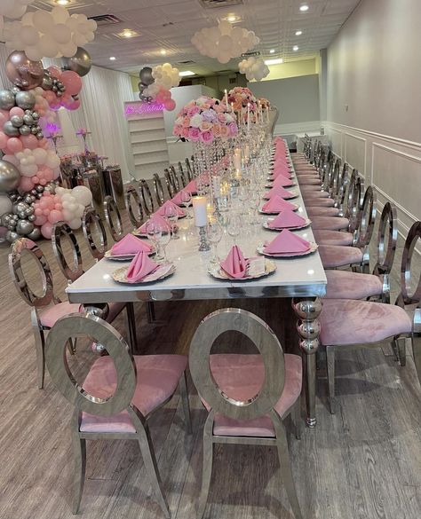 Dinner Set Up Ideas, Birthday Dinner Set Up Ideas, 21st Birthday Dinner, Sweet 16 Party Planning, Pink Birthday Party Decorations, Sweet 16 Party Themes, 22nd Bday, Set Up Ideas, Sweet 16 Party Decorations