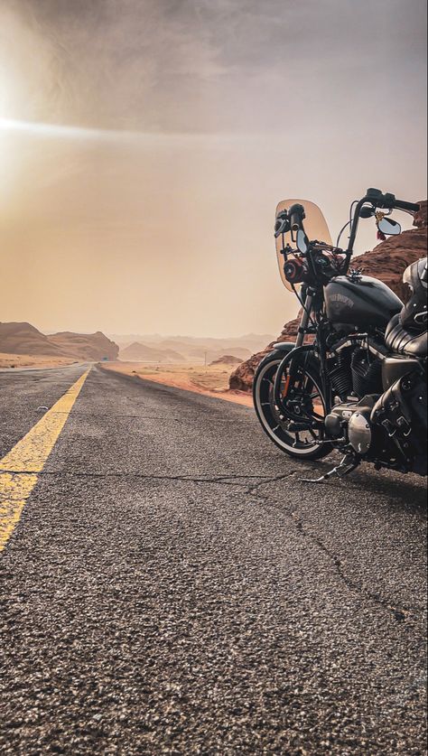 Harley Davidson sportster iron 883 Saudi Arabia in the desert and among mountains Harley Davidson Photography, Harley Davidson Iron 883 Wallpaper, Harley Davidson Motorcycles Wallpaper, Harley Davidson Aesthetic, Harley Wallpaper, Moto Wallpaper, Harley Davidson Motorcycles Sportster, Moto Harley Davidson, Moto Wallpapers