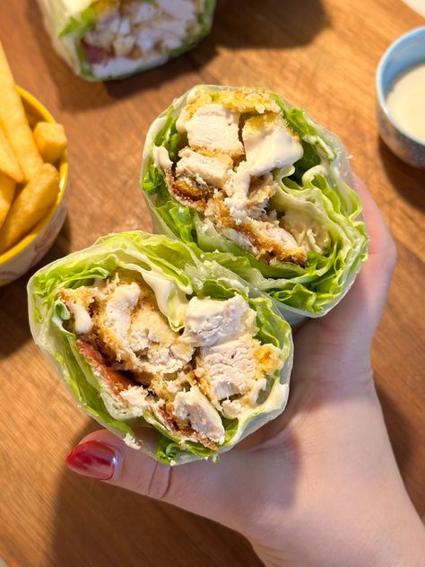 Easy Chicken Caesar Salad Lettuce Wraps in Rice Paper Cesar Lettuce Wraps, Rice Paper Wraps Chicken, Chicken And Lettuce Salad, Chicken Cesear Salad Wrap Recipe, Chicken Ceaser Wraps Recipe, Lettuce Wrap Chicken, Rice Paper Salad, Fibre Rich Foods, Lettuce Wraps Chicken