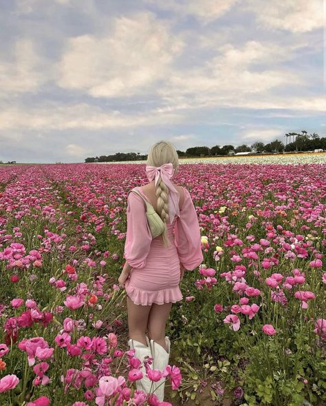 Carlsbad Flower Fields, Shabby Chic Clothes, Spring Pictures, Soft Girl Aesthetic, Field Of Flowers, Pink Girly Things, Pink Vibes, Princess Aesthetic, Spring Aesthetic