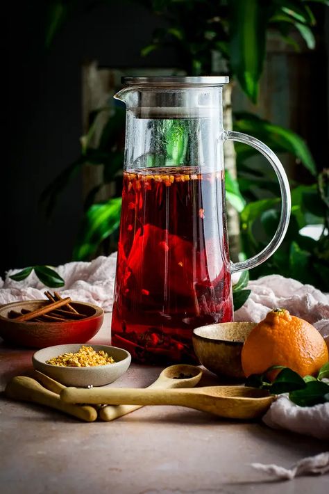 This delicious hibiscus cinnamon orange tea is gut healthy, good for your skin, and helps to boost the metabolism naturally. #metabolismtea #hibiscustea #hibiscusrecipes #guthealthytea #daytimetea #caffeinefreetea #herbaltea #hibiscusherbaltea Ginger Tea Recipe, Dried Hibiscus Flowers, Herbal Store, Dried Orange Peel, Cinnamon Orange, Caffeine Free Tea, Sleep Tea, Orange Tea, Healthy Teas