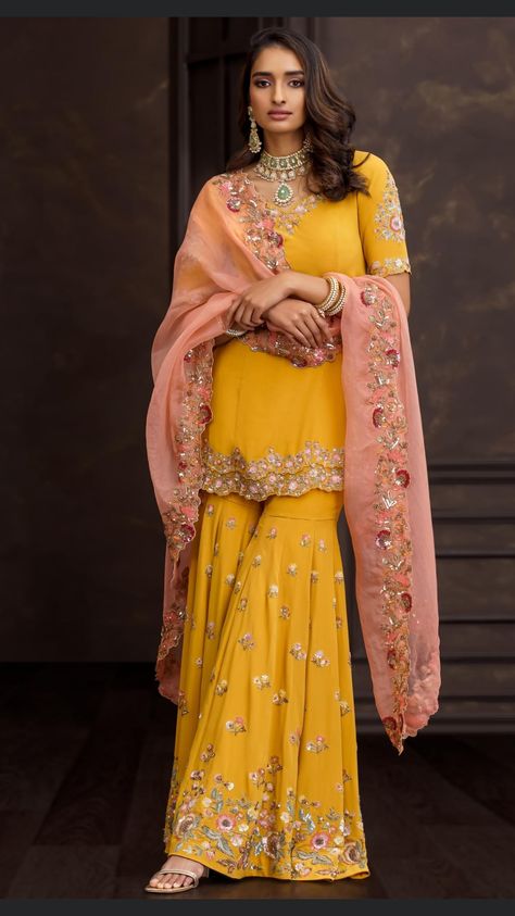 Designer Suits For Wedding, Haldi Dress, Sharara Designs, Haldi Outfits, Haldi Outfit, Traditional Indian Dress, Bollywood Outfits, Indian Saree Blouses Designs, Pakistani Fashion Party Wear