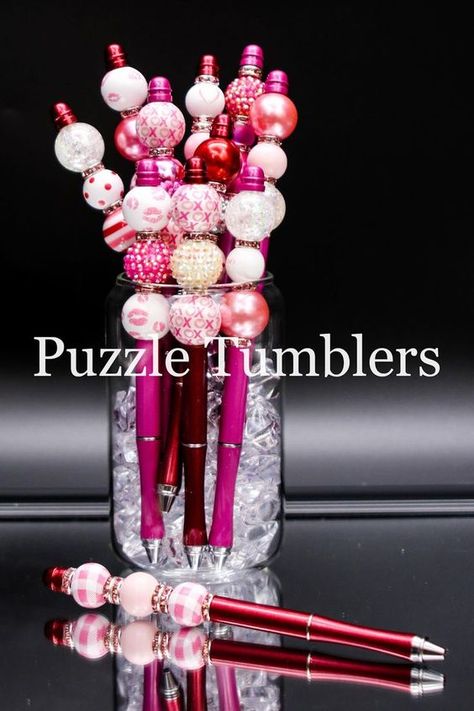 Bubble Gum Bead Pens Diy, Beaded Pens How To Make, Bubble Gum Bead Ideas, Bubble Gum Craft, Pen Beads, Bead Pens, Epoxy Pens, Pen Ideas, Silicone Keychain