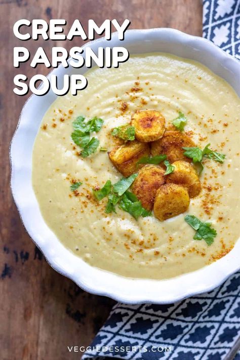 This easy creamy roasted Parsnip Soup recipe makes a delicious bowl of comfort that's lightly spiced along with the sweet and nutty parsnips. Roast Whole Garlic, Parsnip Recipes, Soup Maker Recipes, Parsnip Puree, Parsnip Soup, Roasted Parsnips, Garlic Soup, Soup Maker, Vegan Soup Recipes