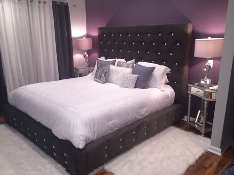 Grey and purple master bedroom ideas Purple Bed Frame Room Ideas, Purple And Grey Bedroom Ideas For Women, Purple Teenager Bedroom Ideas, Purple And Grey Bedroom Ideas, Cozy Teen Bedroom, Purple Bedroom Design, Adult Bedroom Decor, Bedroom Purple, Bedroom Makeovers