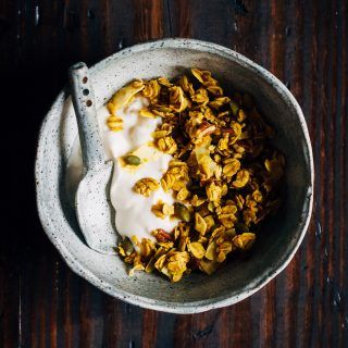 Ayurvedic Granola | Well and Full Ayurvedic Granola, Ayurveda Breakfast, Ayurvedic Breakfast Recipes, Ayurvedic Living, Ayurveda Healing, Student Cooking, Yogi Food, Ayurvedic Breakfast, Ayurvedic Lifestyle