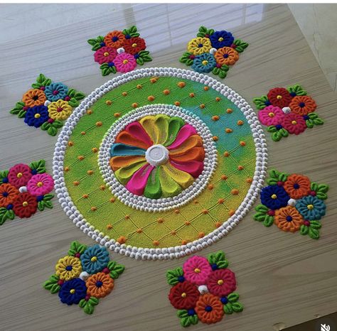 Govardhan Puja Rangoli Design, Rangoli Designs Asthethic, Rangoli 2024 Designs, Rangoli Competition Creative, Circular Rangoli Designs, Rangoli Competition Ideas, Trending Rangoli Design, Rangoli Ideas Creative For Competition, Creative Rangoli Designs For Competition