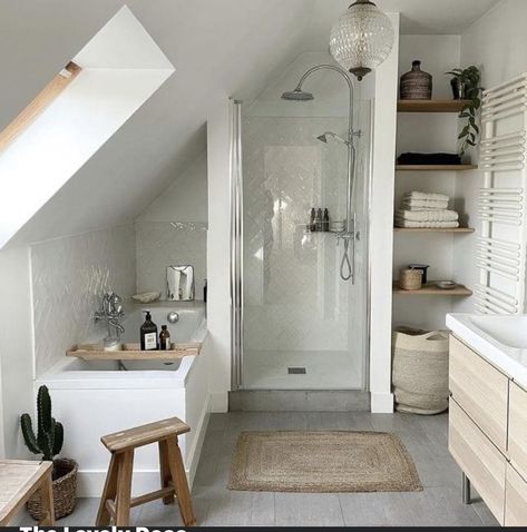 Chic Bathroom Ideas, Small Attic Bathroom, Loft Bathroom, Chic Bathroom, Attic Bathroom, Attic Renovation, Loft Room, Attic Rooms, Dream House Rooms