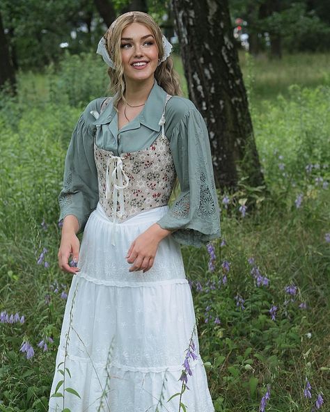 Pearl Blouse, Ren Faire Outfits, Fair Outfits, Cottagecore Outfits, Angel Sleeve, Romantic Look, The Pearl, Historical Fashion, Cotton Lace