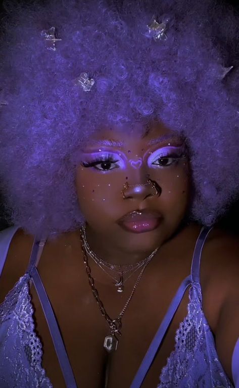 Purple Fairy Makeup, Witches And Warlocks, Unconventional Makeup, Best Haircuts For Women, Purple Makeup Looks, Alien Makeup, Space Makeup, Makeup For Black Skin, Rave Makeup