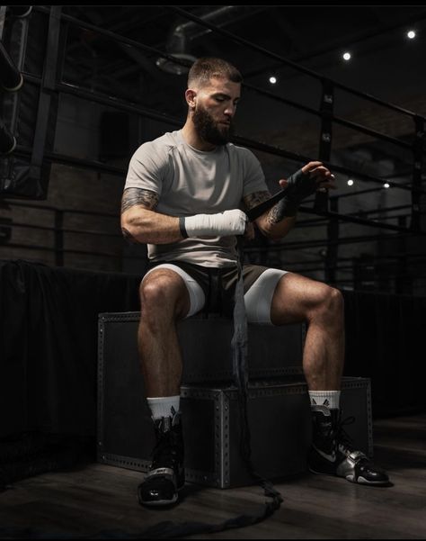 Caleb Plant Boxer, Boxing Photoshoot, Warrior Motivation, Caleb Plant, Boxing Aesthetic, Boxing Motivation, Boxer Aesthetic, Sport Vibes, Boxing Clothes