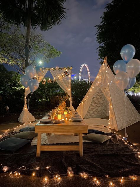 Proposal Decorations Outdoor, Outdoor Picnic Ideas, Picnic Bday, Wedding Rugs, Picnic Styling, Outdoor Birthday Decorations, Tent Picnic, Black Picnic, Picnic Business