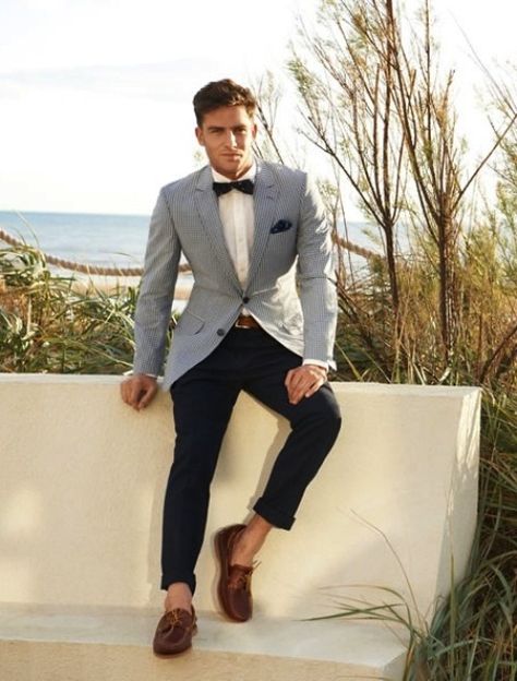 30 Cool Vintage Groom Outfits | Weddingomania White Business Shirt, Beach Wedding Groom Attire, Wedding Suits Men Grey, Beach Wedding Groom, Wedding Groomsmen Attire, Vintage Groom, Stile Casual Chic, Groom Wedding Attire, Groomsmen Outfits