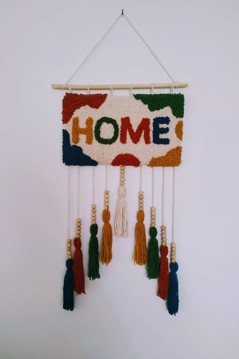 Home boho (hand tassel) tassel garland wall hanging can be a beautiful piece for your home decoration. It can be a nice housewarming gift for your mother, sister or friend. 100% handmade staple needle wall decoration made of cotton threads. The fabric is linen fabric. The back of the panel is covered with felt. The wood is lovingly carved into a small corner of my home. I hope he brings good luck wherever he goes.  Wall Hanging Punch Needle, Punch Needle Home Decor, Boho Punch Needle, Niddle Punch, Punch Needle Wall Hanging, Tufting Diy, Punch Embroidery, Gingham Embroidery, Rug Tufting