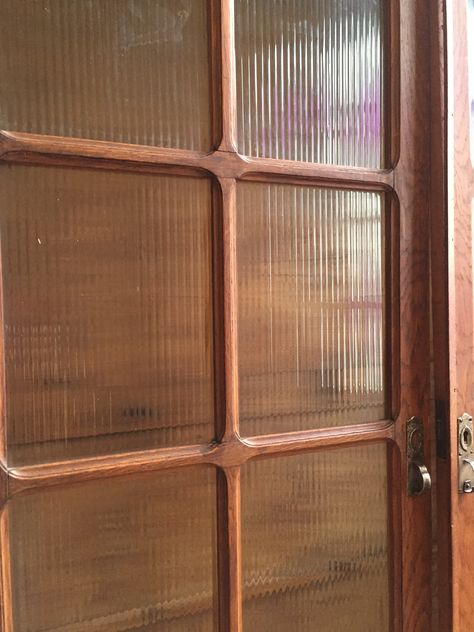 Wood Glass Door Interior, Mid Century Glass Door, Midcentury Doors Interior, Art Deco Door Frame, Mcm Doors Interior, Mid Century Internal Doors, Wood Sliding Door Design, Wood Door With Glass Panel, Unique Closet Ideas