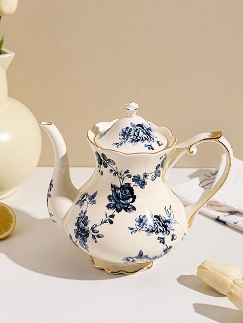 Teapot Decor, Walking Outfits, Coffee Set, Blue Flowers, Cup And Saucer, Flower Patterns, Tea Pots, Kitchen Decor, Kitchen Dining