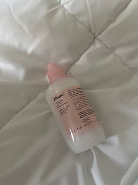 Aesthetic Face Cleanser, Glossier Body Wash, Glossier Face Wash, Cleanser Aesthetic, Pink And White Skincare, Glossier Milk Jelly Cleanser, Glossier Hand Cream, Glossier Haul, Glossier Milky Jelly Cleanser