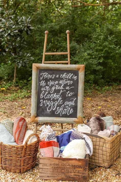 Quotes Pinterest, Pinterest Wedding, Outdoor Wedding Inspiration, Outdoor Fall Wedding, Wedding Blankets, Fall Wedding Decorations, Boho Eclectic, Wedding Inspiration Fall, Boho Fall