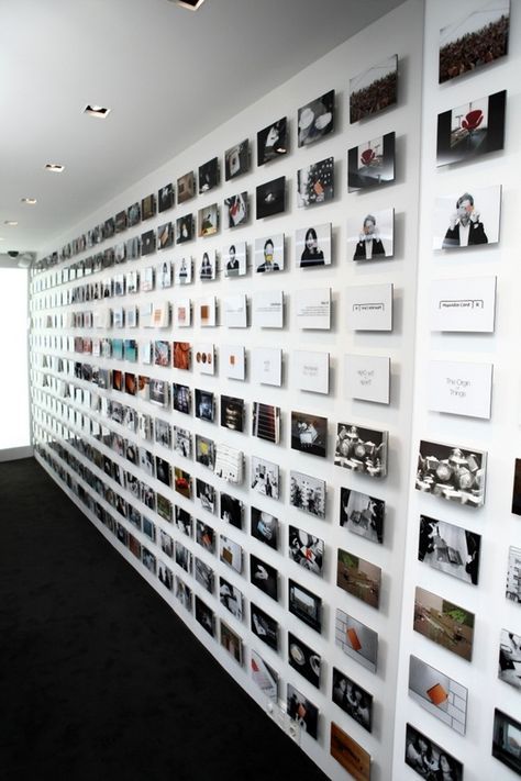 Unique wall photo display Ideas For You (30) Wall Display Ideas, Museum Ideas, Donor Wall, Wall Photo, Wall Of Fame, Aesthetic Clinic, Photography Exhibition, Photo Grid, Decoration Photo