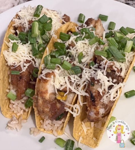 Sea Bass Tacos, Sea Bass Taco Recipes, Bonefish Grill Chilean Sea Bass Recipe, Chilean Sea Bass Recipe Baked, Chilean Sea Bass Recipe Pan Seared, Chilean Sea Bass Recipe Honey Soy, Sea Bass Recipes, Taco Ingredients, Fish Tacos Recipe