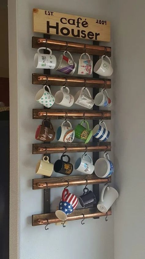 Coffee Cups Organization, Kitchen Cup Holder Ideas, Coffee Cups Storage Ideas, Kitchen Cup Storage, Cute Mug Storage, Coffee Cup Hanging Ideas, Coffee Cup Organization, Coffee Cup Display Ideas, Cup Organization Kitchen