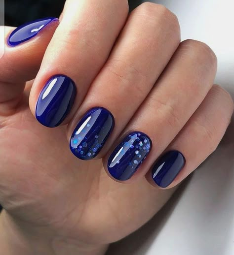 Navy Christmas Nails, Dark Blue Prom Nails, Dark Blue Winter Nails, Navy And Silver Nails, Blue Christmas Nails, Blue Gel Nails, Blue Glitter Nails, Navy Nails, Navy Blue Nails