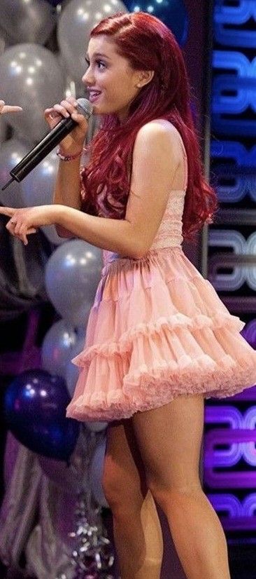 Cat Valentine Outfits, Valentine Outfits, Cat Valentine Victorious, Valentine Dress, Elizabeth Gillies, Cat Valentine, Valentines Outfits, Dream Style, Kingdom Hearts