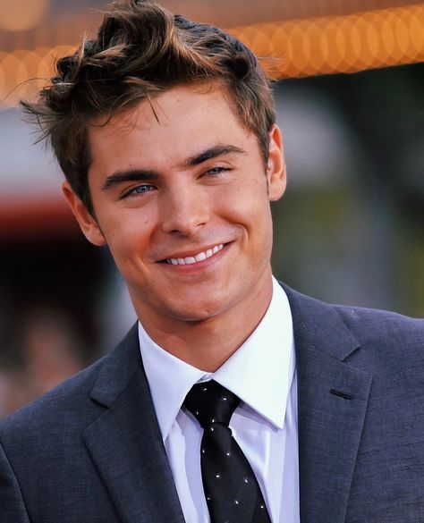 Zac Efron 2000s, Zac Efron 2010, Zac Efron Muscle, Young Zac Efron, Zac Efron Baywatch, Zac Efron High School, Zac Efron Hair, Zac Efron Pictures, Zach Efron