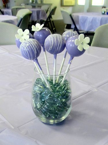 Dessert Centerpieces, Cake Pop Centerpiece, Diy Cake Pops, Cake Pop Holder, 5th Grade Graduation, Cake Pop Stands, Traditional Wedding Cakes, Easy Cake Decorating, Centerpiece Ideas