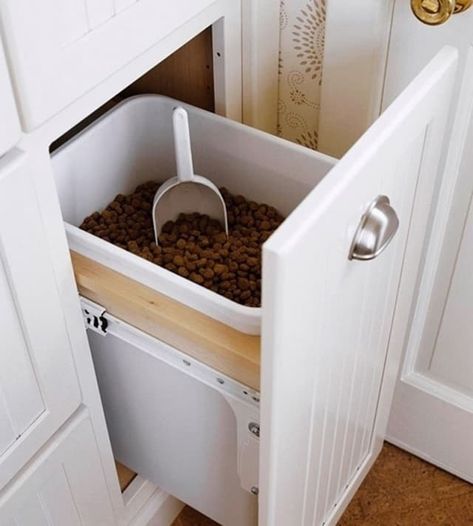 Dog-Friendly Remodeling Ideas in Increasing Order of Canine Craziness Dog Food Bin, Dog Food Holder, Dog Storage, Built In Cabinet, Trendy Diy, Dog Food Storage, Dog Rooms, Laundry Mud Room, Hus Inspiration