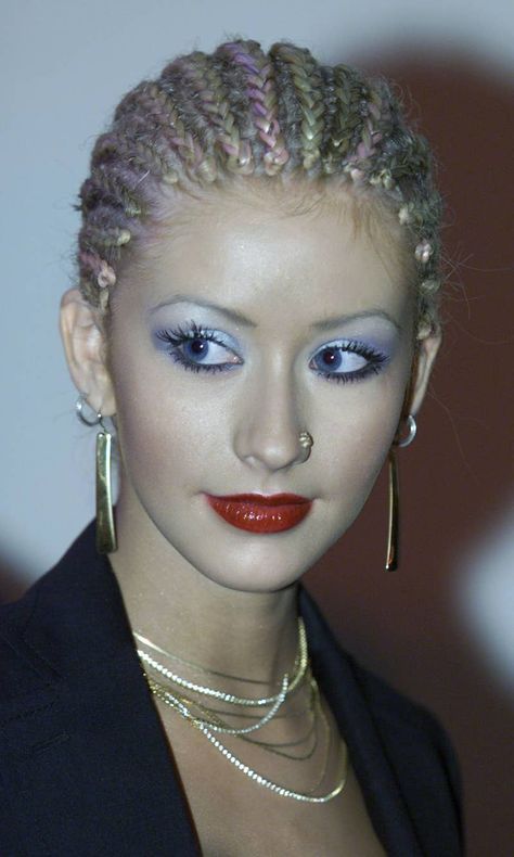 2000s Makeup Trends, 2000’s Makeup, Early 2000s Makeup, 00s Makeup, 2000 Makeup, Makeup 2000s, 2000s Makeup Looks, Beauty Mistakes, Bold Eyeliner