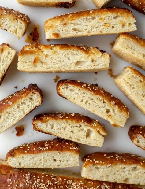 Pretzel Focaccia Bread with Dijon Beer Cheese - Pretzel Focaccia Pretzel Focaccia, Soft Pretzel, Focaccia Bread, Beer Cheese, How Sweet Eats, Italian Food, Meal Plans, Homemade Bread, Dijon