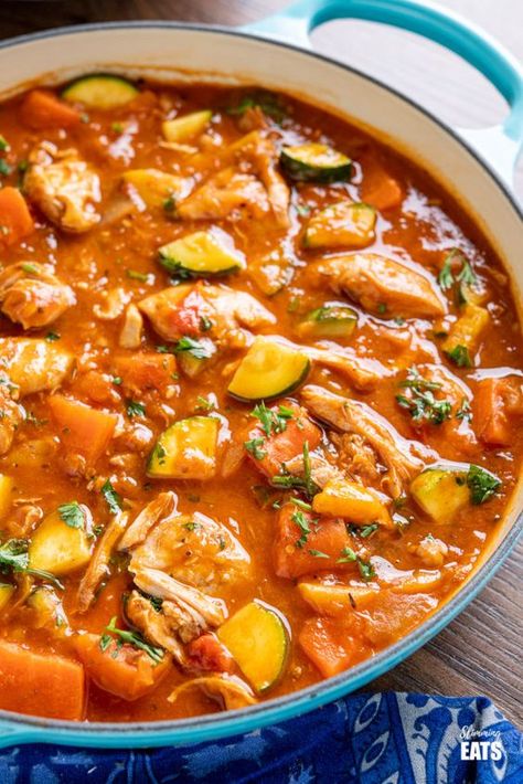 Chicken And Vegetable Casserole, Smoked Paprika Chicken, Amazing Chicken, Pollo Guisado, Paprika Chicken, Cook Chicken, Crockpot Recipes Slow Cooker, Chicken Recipes Casserole, Chicken Dishes Recipes