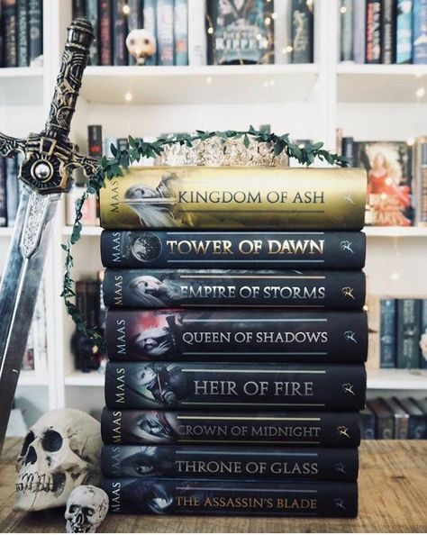 Queen Of Shadows, Throne Of Glass Books, Glass Book, Throne Of Glass Series, Fantasy Books To Read, The Throne, World Of Books, Ya Books, Throne Of Glass