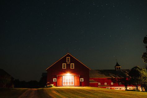 at night. Vermont Farms, Red Farmhouse, Country Lifestyle, Refined Wedding, Country Church, Barn Style House, Red Barns, Old Barns, Old Farm