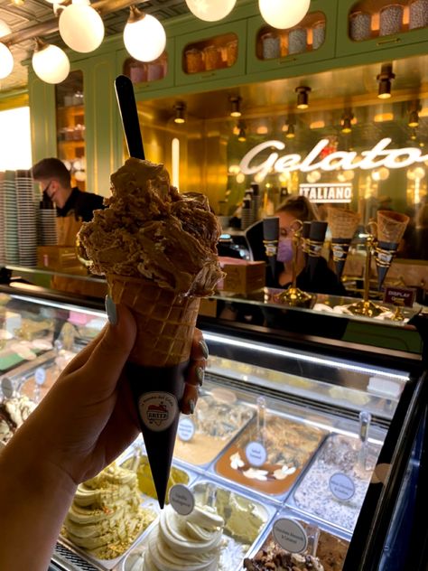 Italian Gelato Aesthetic, Gelato Italia, Paige Aesthetic, Gelato Aesthetic, Cafe Gelato, Gelato Italy, Sicilian Summer, Love And Gelato, Italian Bakery