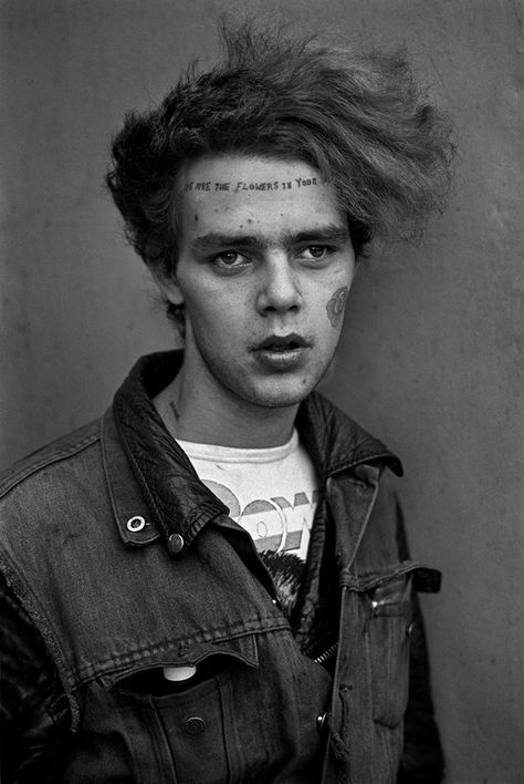 Tuinol Barry, Kings Road, 1983 Derek Ridgers, Stranger Things Steve, Acid House, Punk Scene, Juxtapoz Magazine, Romantic Scenes, Boy George, Club Kids, Youth Culture