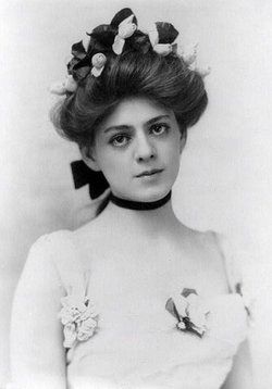 Actress. In the first half of the 20th Century, Ethel Barrymore and her brothers Lionel and John were probably the most famous family of actors in the English-speaking world. She was a legend on the New York and London stage for over 40 years. Her aristocratic poise and distinguished career earned her the... Ethel Barrymore, Barrymore Family, Lily Elsie, Star Of The Day, Vintage Actresses, Flowers In Her Hair, Silent Movie, Silent Film, Edwardian Era