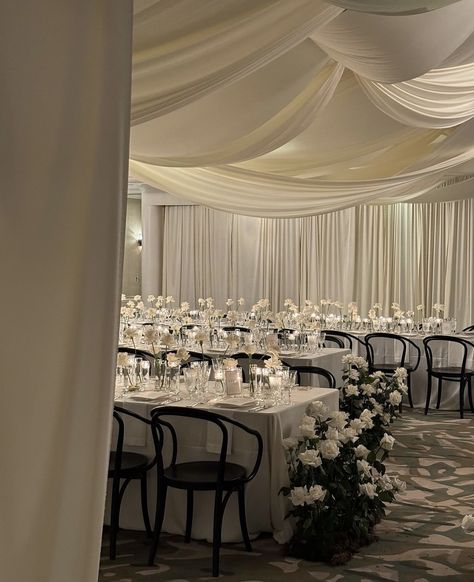 Draping Ballroom Wedding, Ballroom Wall Draping, Hall Draping Wedding, Elegant Wedding Ceiling Decor, Ceiling Design For Wedding Reception, Elegant Indoor Wedding Reception, Room Draping Wedding, Drapery Wedding Reception, Drape Wedding Decor