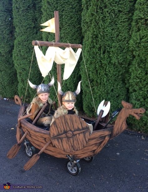 Vikings Diy Costume, Boat Costume Diy, Viking Family Costume, Family Viking Costumes, Viking Halloween Costume Family, Viking Cardboard Costume, Diy Viking Ship, Cardboard Viking Ship, Baby Viking Costume