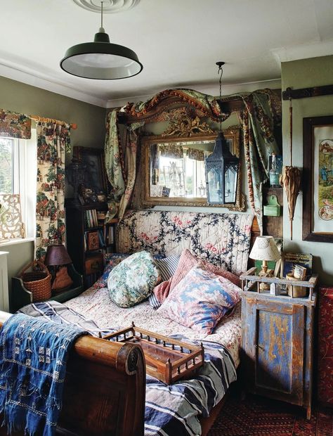 1950s House Renovation, Vintage Bedroom Decor, Boho Style Bedroom, Vintage Bedroom, Bedroom Vintage, Bedroom Boho, Boho Bedroom, My New Room, Inspired Homes