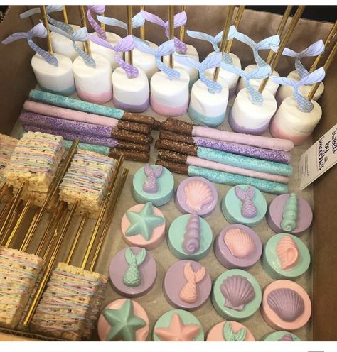 Mermaid Party Food Table, Mermaid Baby Shower Theme, Mermaid Party Food, Ariel Birthday Party, Mermaid Birthday Party Decorations, Mermaid Theme Birthday Party, Mermaid Birthday Cakes, Mermaid Party Favors, Ariel Birthday