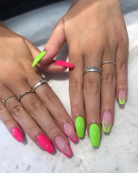 Using Bright Colors Short Nail Designs Glitter, Cute Nail Designs Short, Cute Nails Simple, Nails Color Ideas, Aura Flower, Glitter Fruit, Nail Art Gel Nails, Art Gel Nails, Short Nails Summer