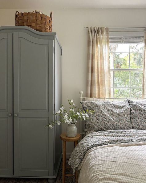 Spring Bedroom Decorating: Sunday Strolls & Scrolls - The Inspired Room Garden Mood Board, Cottagecore Village, Ikea Flowers, Flowers Interior Design, Coastal Cottage Bedroom, Cottage Room, Spring Bedroom, Cottage Bedroom, Spare Bedroom