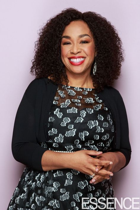 Shonda Rhimes Is The Highest Paid Showrunner In Hollywood, And She Wants Everyone To Know It Hollywood Photo Booth, Yvonne Orji, Michael Rowe, Samira Wiley, African American Literature, Ivy League Schools, Hollywood Event, Shonda Rhimes, Issa Rae