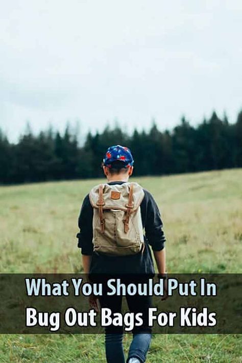 You don't want to make your kids carry too much weight, but they can at least carry a few basic supplies. So what should you put in a bug out bag for kids? #bugoutbags #buggingout #familysurvival Bug Out Bags, Homemade Presents, Bags For Kids, Survival Bag, Urban Survival, Bug Out Bag, Disaster Preparedness, A Bug, Survival Food